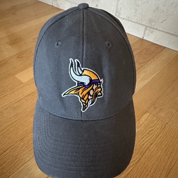 NFL Minnesota Vikings Team Apparel Gray Hat Cap - Picture 1 of 9